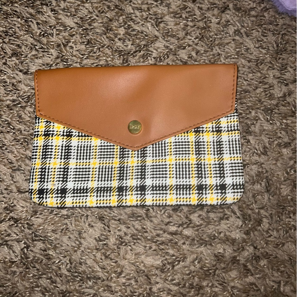 3/10$ Ipsy Makeup Bags
